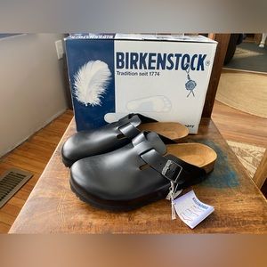 Black Birkenstock Boston, Size 43 narrow.